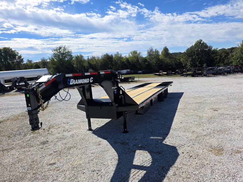 New 2027 Diamond C Trailers 102 X 32 FMAX216 TANDEM DUAL GN PACESETTER HYDROTAIL W/ STEEL RUNNERS/ HYDRO JACKS/ 102X32 Flatbed Trailer