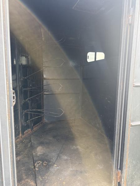 Used 2003 Calico Trailers 3 horse slant Horse Trailer