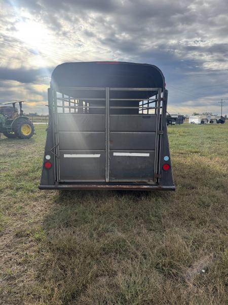 Used 2003 Calico Trailers 3 horse slant Horse Trailer