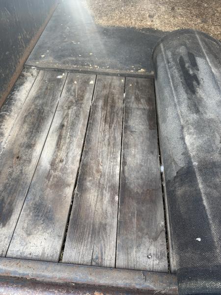 Used 2003 Calico Trailers 3 horse slant Horse Trailer