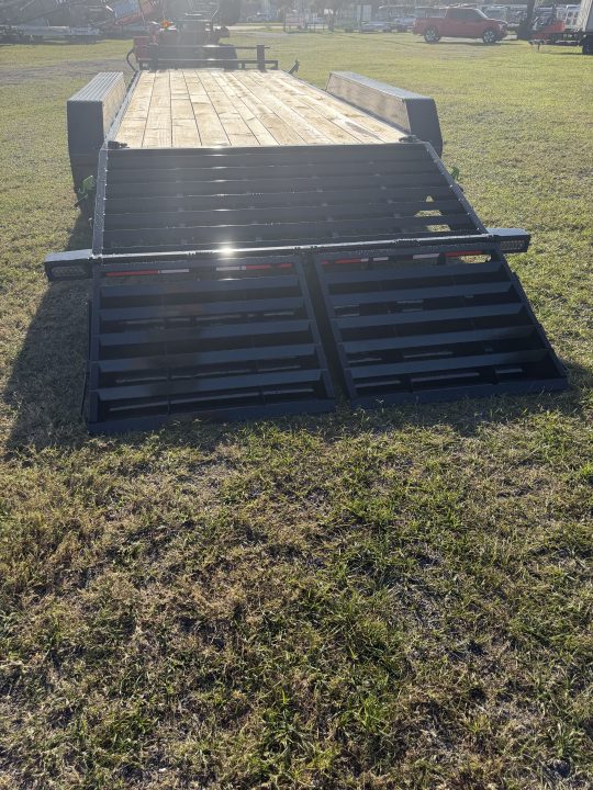 New 2027 Load Trail CH8324073 Equipment Trailer 83”x24’WITH MAX RAMPS