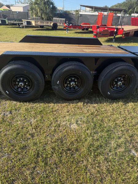 New 2027 Load Trail CH8324073 Equipment Trailer 83”x24’WITH MAX RAMPS