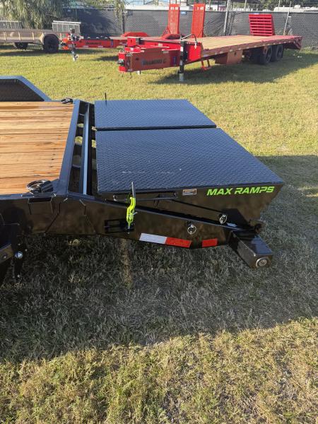 New 2027 Load Trail CH8324073 Equipment Trailer 83”x24’WITH MAX RAMPS