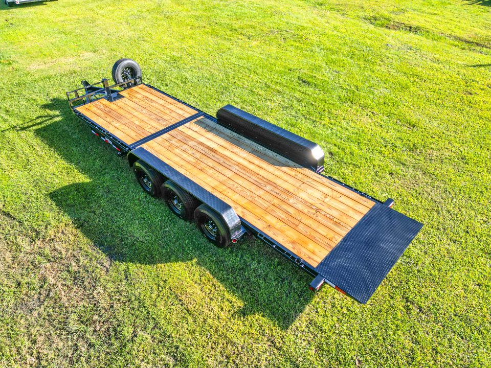 New 2027 7X24 PJ TILT EQUIPMENT TRAILER