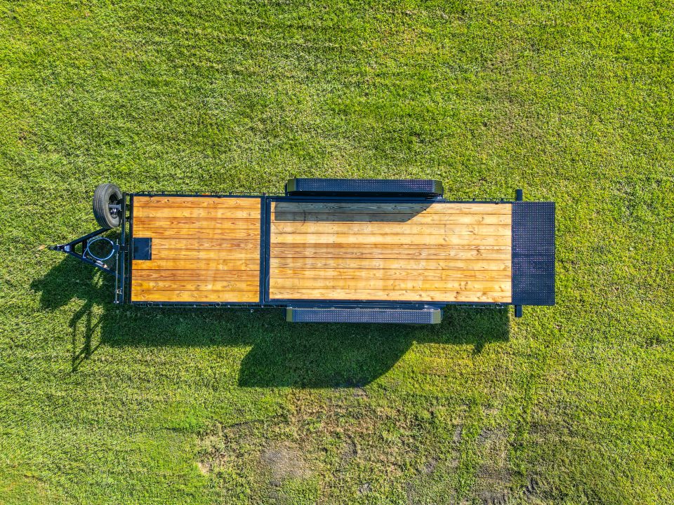 New 2027 7X24 PJ TILT EQUIPMENT TRAILER