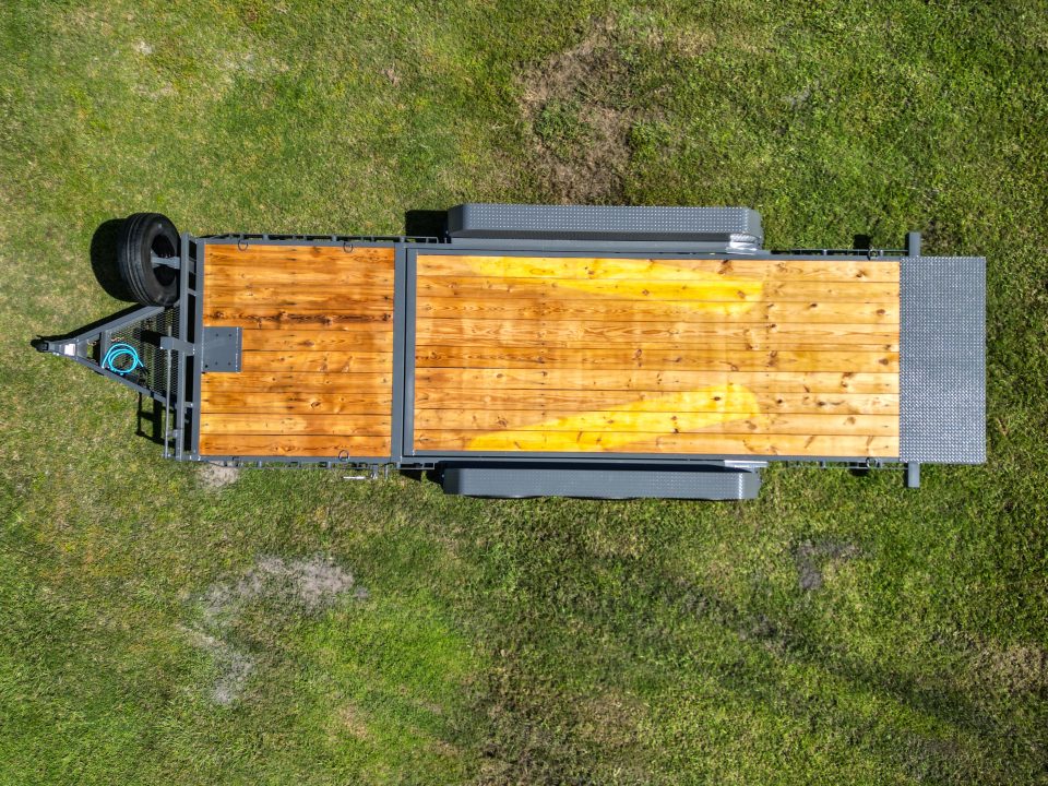 New 2027 7X24 PJ TILT EQUIPMENT TRAILER