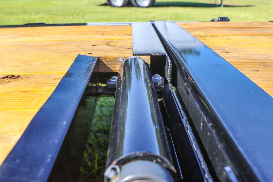New 2027 7X24 PJ TILT EQUIPMENT TRAILER