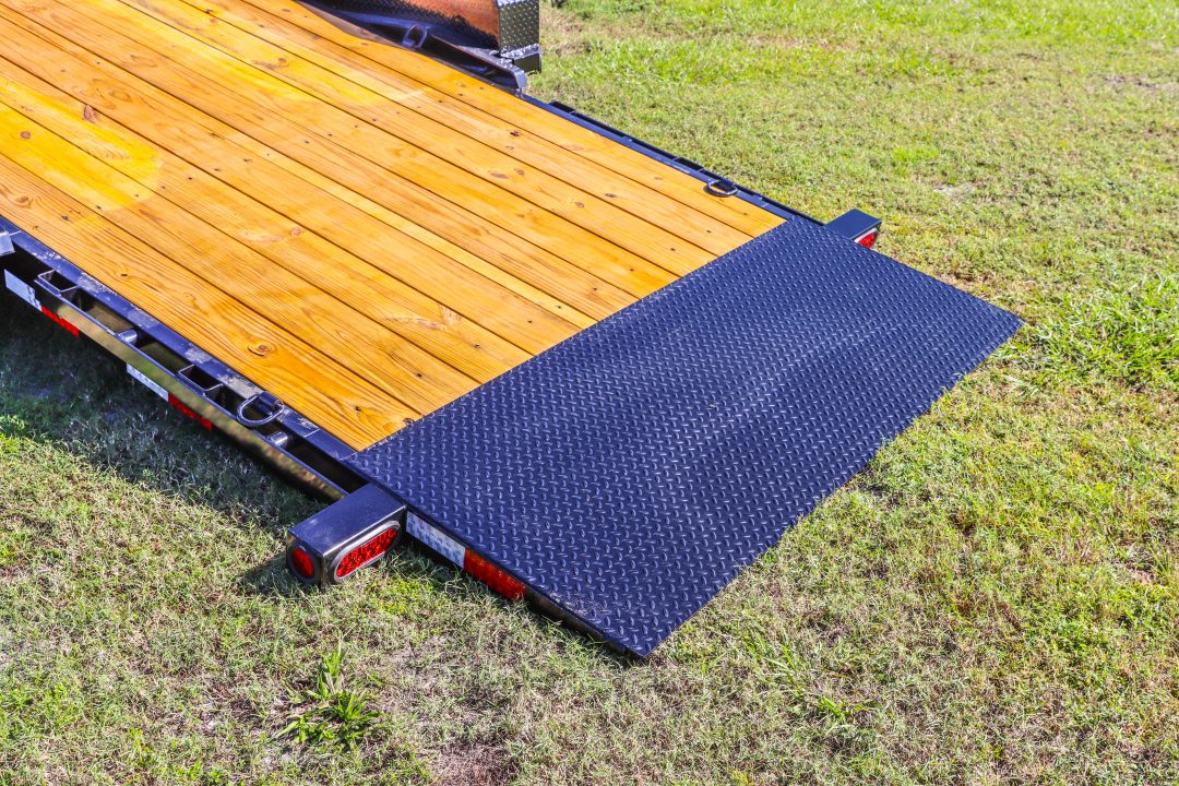 New 2027 7X24 PJ TILT EQUIPMENT TRAILER
