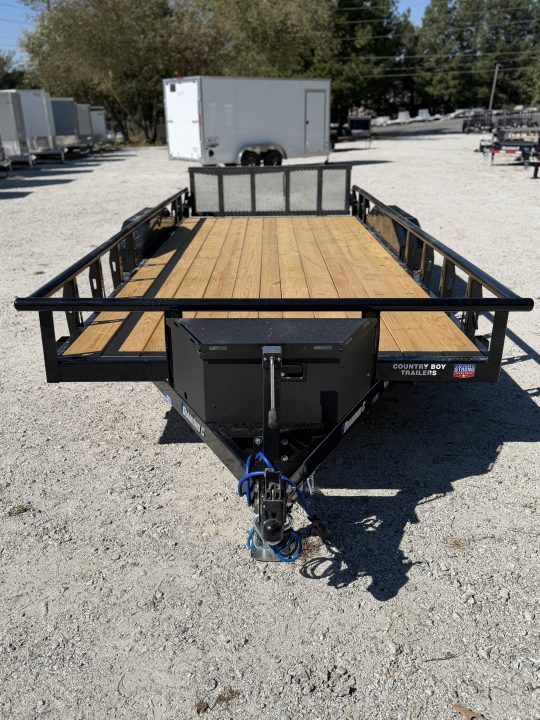New 2027 Diamond C Black GTU235 83"x18'
