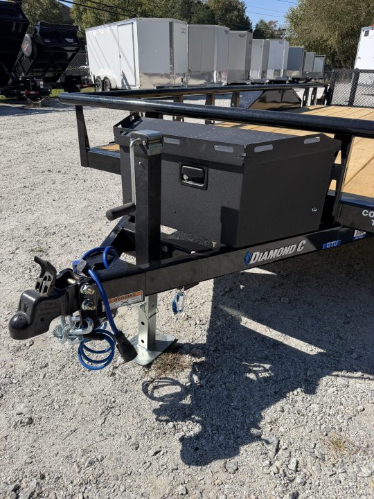 New 2027 Diamond C Black GTU235 83"x18'