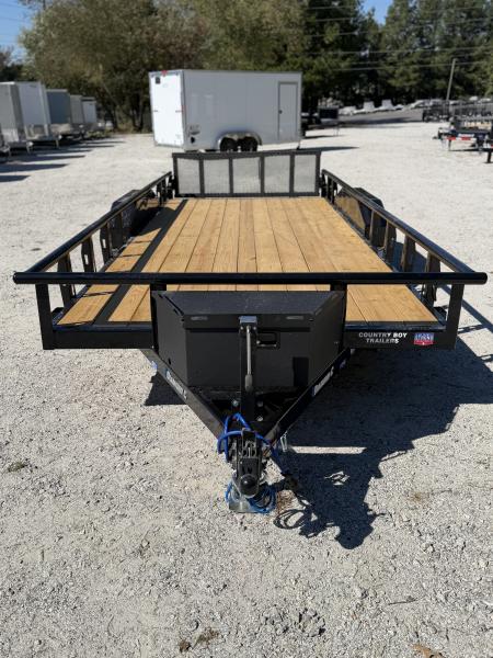 New 2027 Diamond C Black GTU235 83"x18'