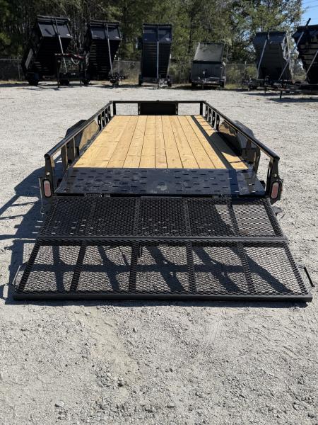 New 2027 Diamond C Black GTU235 83"x18'