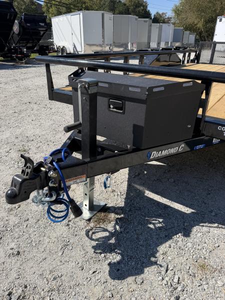 New 2027 Diamond C Black GTU235 83"x18'