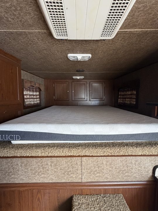 Used 2012 Exiss Trailers STC830LQ Stock / Stock Combo Trailer