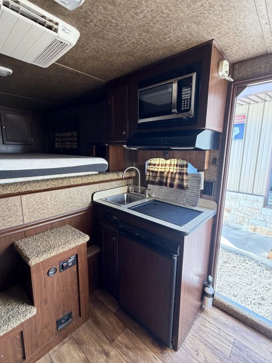 Used 2012 Exiss Trailers STC830LQ Stock / Stock Combo Trailer