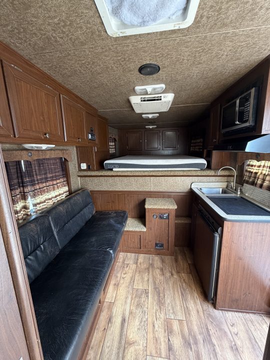 Used 2012 Exiss Trailers STC830LQ Stock / Stock Combo Trailer
