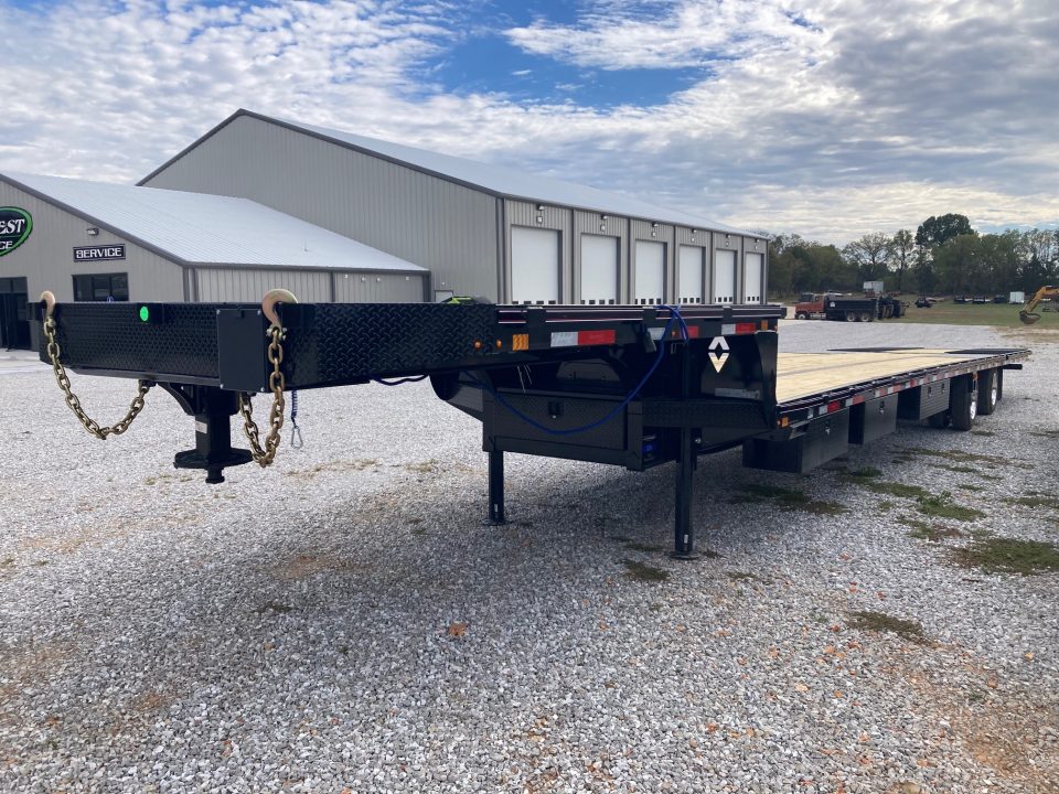 New 2027 Diamond C Trailers 102x53 TANDEM 40K STEP DECK HYDROTAIL W/ STEEL RUNNERS, HYDROJACKS, AIR RIDE, FRONT LIFT AXLE & WIRELESS REMOTE Flatbed Trailer