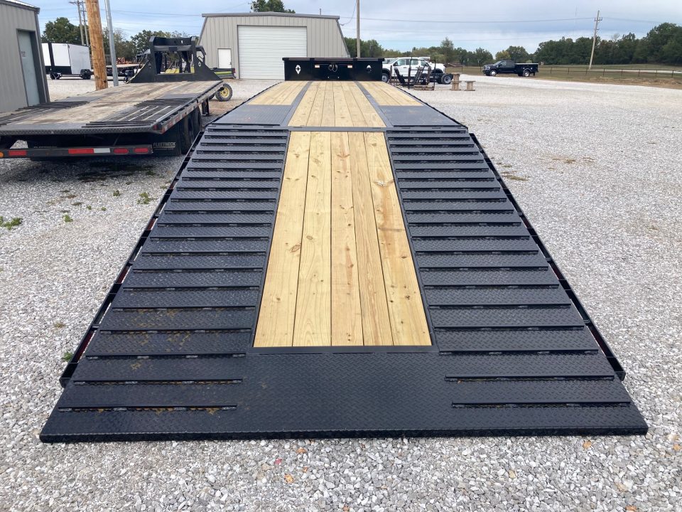 New 2027 Diamond C Trailers 102x53 TANDEM 40K STEP DECK HYDROTAIL W/ STEEL RUNNERS, HYDROJACKS, AIR RIDE, FRONT LIFT AXLE & WIRELESS REMOTE Flatbed Trailer