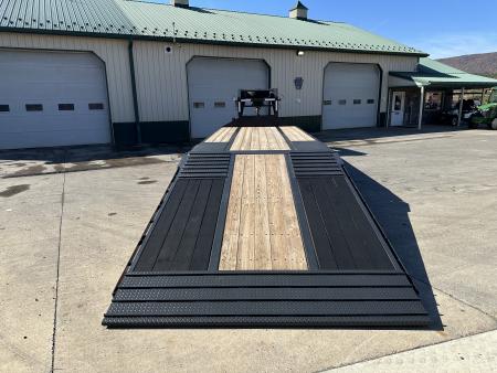 New Buckshot 32' Bolt HD Gooseneck w/Hydraulic Dovetail