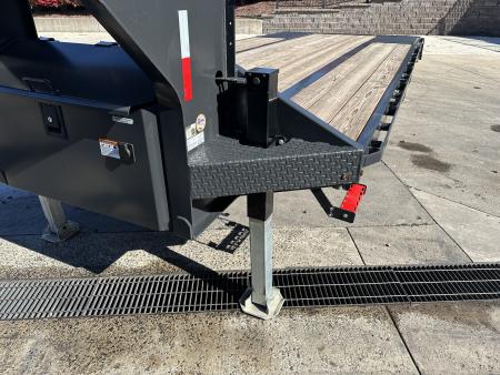New Buckshot 32' Bolt HD Gooseneck w/Hydraulic Dovetail