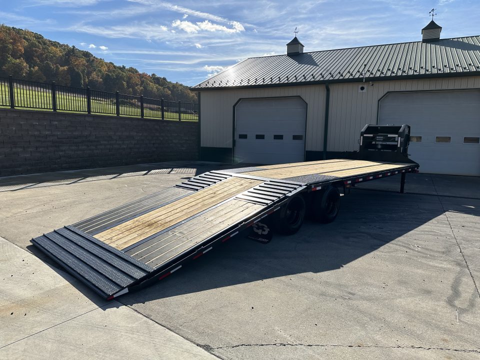 New Buckshot 32' Bolt HD Gooseneck w/Hydraulic Dovetail