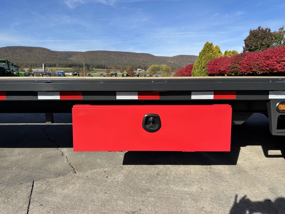 New 2027 Buckshot 30' Low-Pro Gooseneck w/Max Ramps