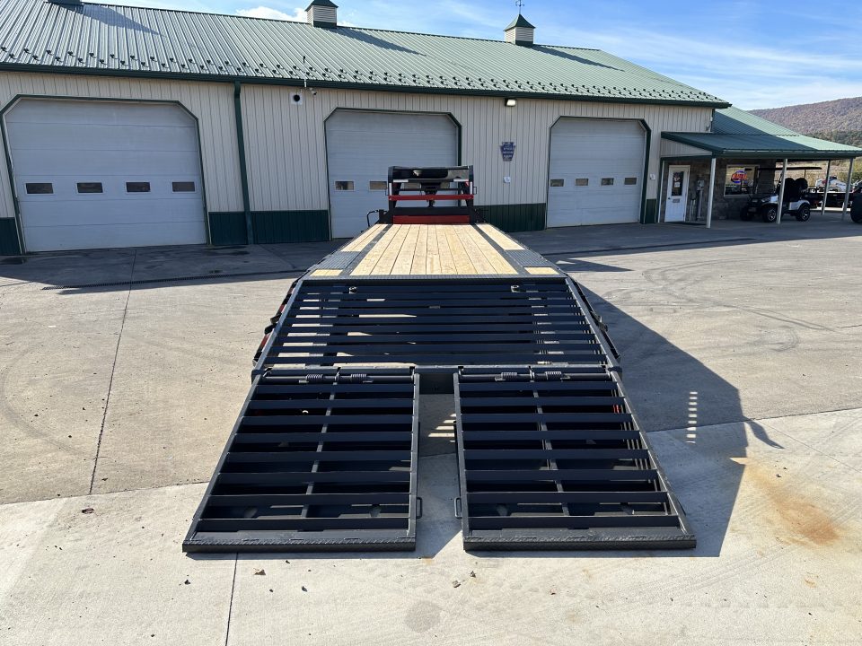 New 2027 Buckshot 30' Low-Pro Gooseneck w/Max Ramps