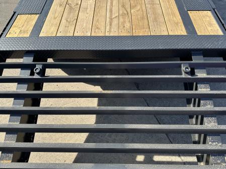 New 2027 Buckshot 30' Low-Pro Gooseneck w/Max Ramps