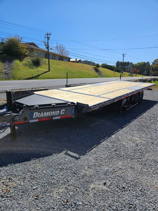 New 2027 Diamond C DET210 DECK OVER POWER TILT WITH REMOTE **ABS BRAKES** HYDRO JACK,SOLAR CHARGER