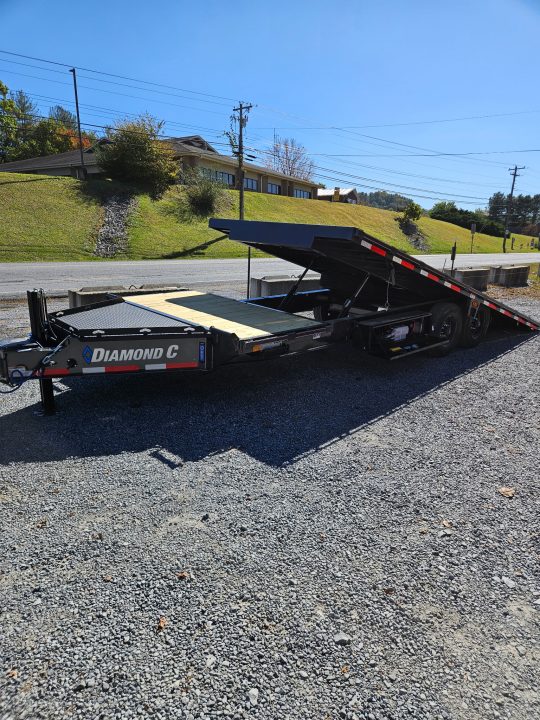 New 2027 Diamond C DET210 DECK OVER POWER TILT WITH REMOTE **ABS BRAKES** HYDRO JACK,SOLAR CHARGER