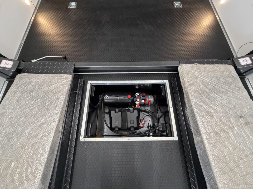 New 2027 8.5X28 TEAM SPIRIT STACKER