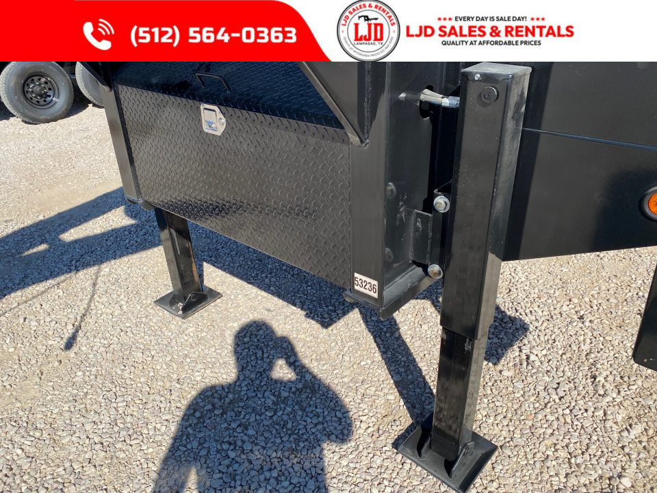 New 2027 East Texas - 102" X 32' - Deckover - hydraulic dove - Equipment Trailer