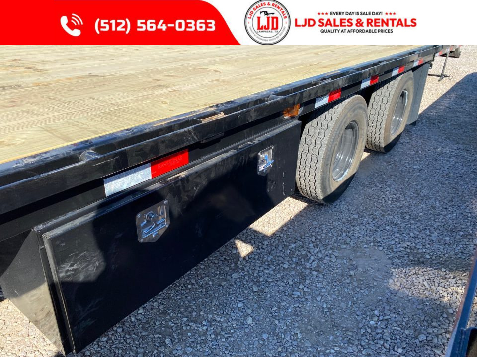 New 2027 East Texas - 102" X 32' - Deckover - hydraulic dove - Equipment Trailer