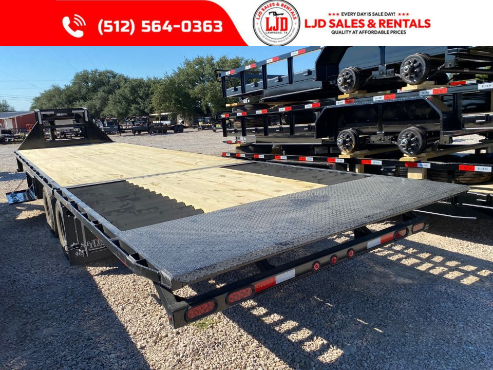 New 2027 East Texas - 102" X 32' - Deckover - hydraulic dove - Equipment Trailer