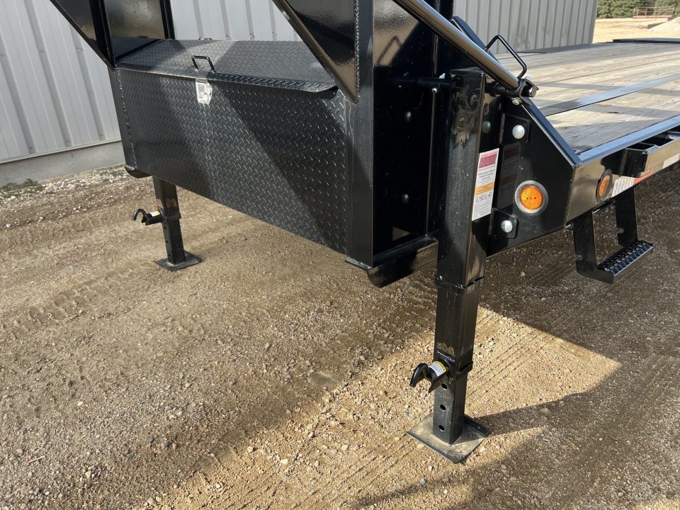 New 2027 PJ Trailers 25' Quest LQ Gooseneck Flatbed Trailer