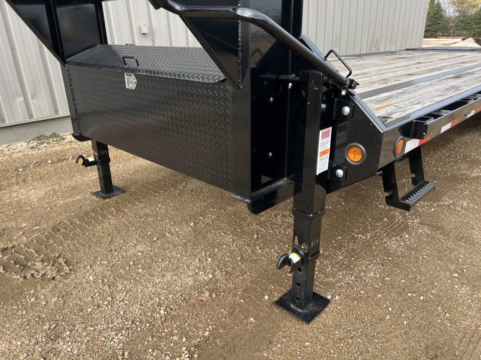 New 2027 PJ Trailers 25' Quest LQ Gooseneck Flatbed Trailer