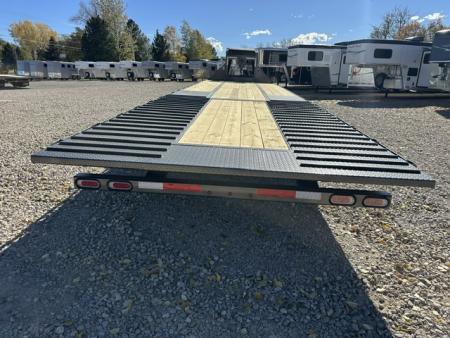 New 2027 Diamond C 35' FMAX212