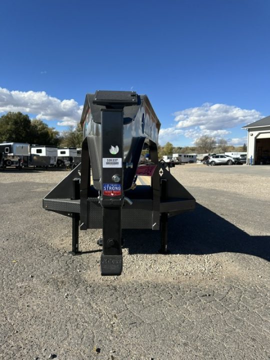 New 2027 Diamond C 35' FMAX212