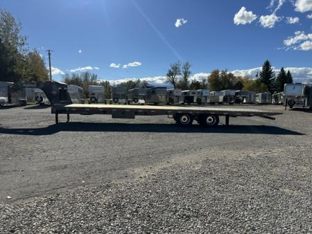 New 2027 Diamond C 35' FMAX212