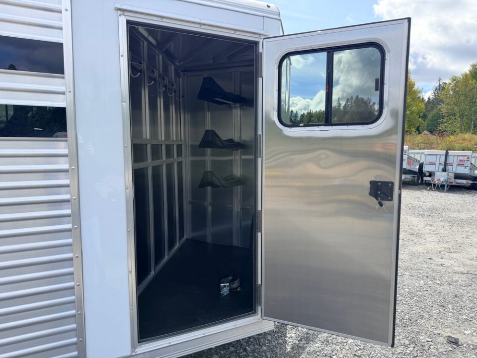 New 2027 Frontier Trailers COLT3HBPLITEWD Horse Trailer