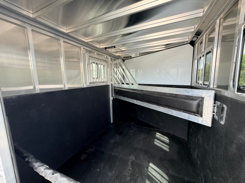 New 2027 Frontier Trailers STRID2HBP Horse Trailer