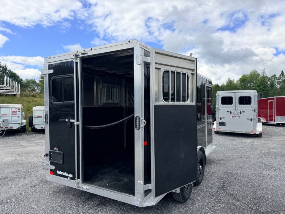 New 2027 Frontier Trailers STRID3HBP Horse Trailer