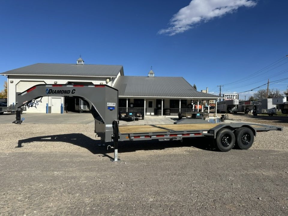 New 2027 Diamond C 22' Tilt Deck