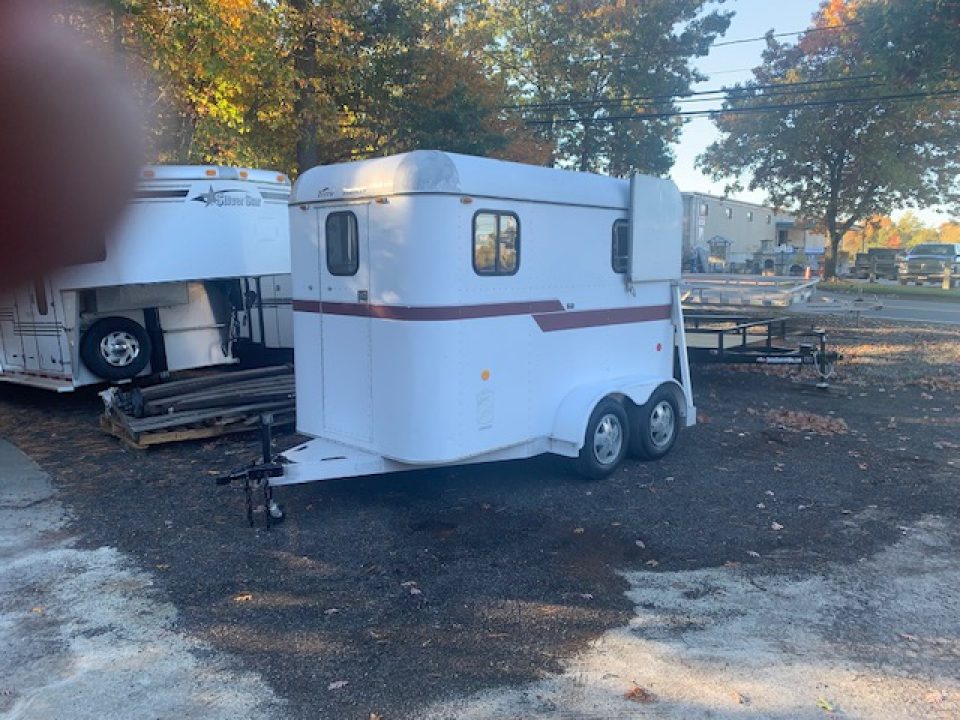Used 1989 Classic 2h Thorobred Horse Trailer