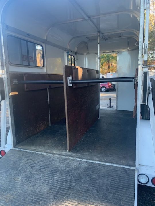 Used 1989 Classic 2h Thorobred Horse Trailer