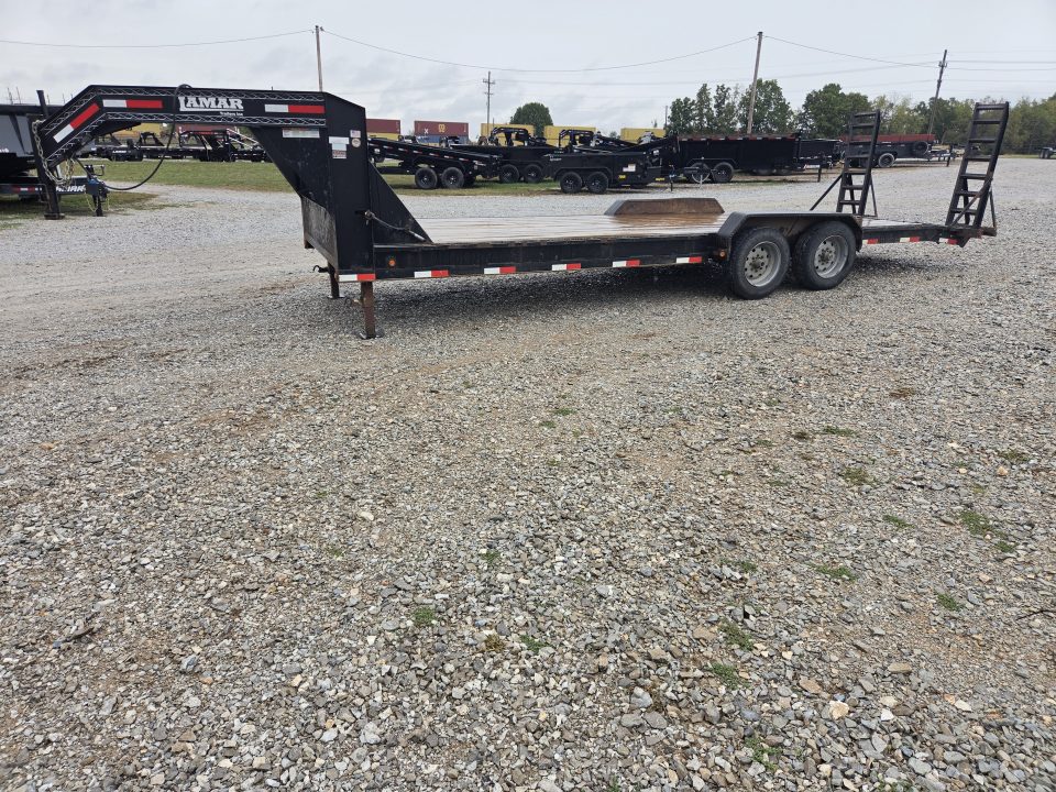 Used 2015 Lamar 83X24 TANDEM 14K GOOSENECK EQUIPMENT HAULER W/STANDUP RAMPS & 17.5"/16PLY