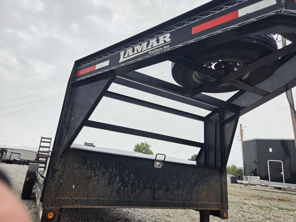 Used 2015 Lamar 83X24 TANDEM 14K GOOSENECK EQUIPMENT HAULER W/STANDUP RAMPS & 17.5"/16PLY