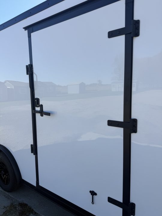 New 2027 Discovery Trailers 8.5x16 Cargo / Enclosed Trailer