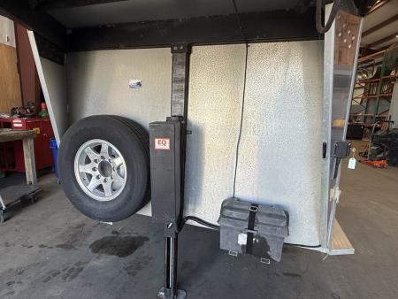 Used 2021 Shadow 5 Horse Blue Gooseneck Horse Trailer with Awning & Exterior Lights Horse Trailer