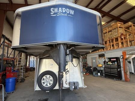 Used 2021 Shadow 5 Horse Blue Gooseneck Horse Trailer with Awning & Exterior Lights Horse Trailer